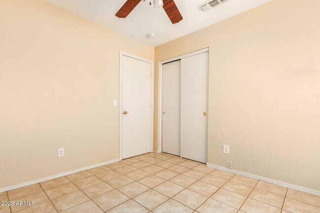 Building Photo - 8548 W Hatcher Rd