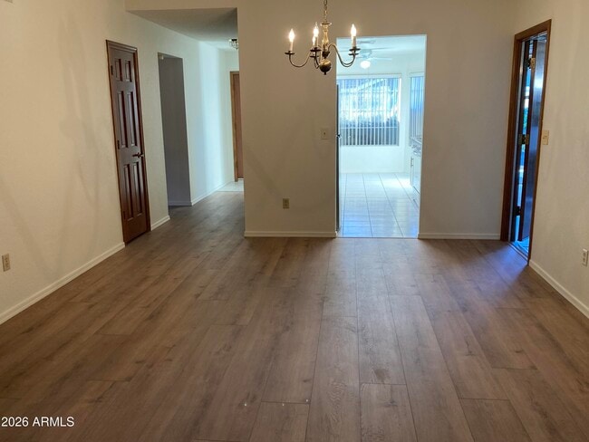 Building Photo - 314 E Campo Bello Dr