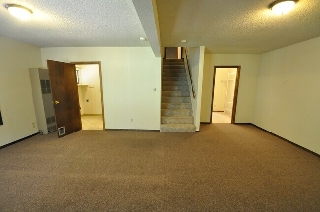 Building Photo - 23660 Ontario Dr