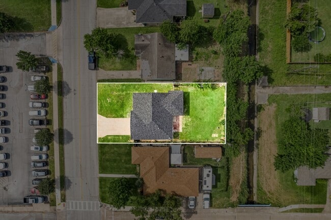 Building Photo - 404 Glenmore Dr