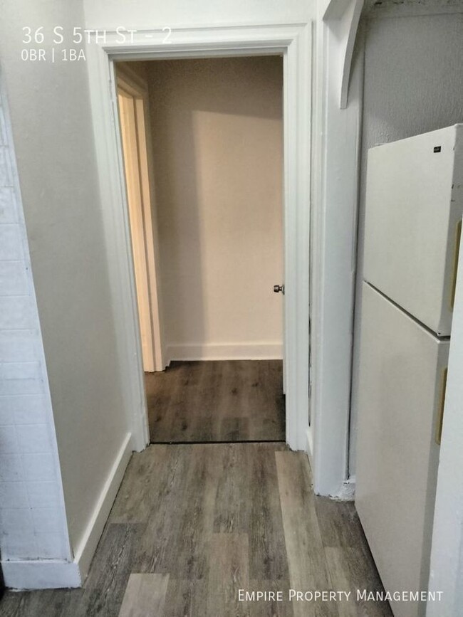 Building Photo - 1st Floor-Studio / 1 Bathroom Apartment in...