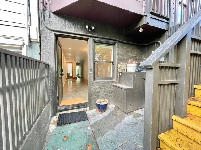 Building Photo - 2BR/1BA Potrero Hill Contemporary Residenc...