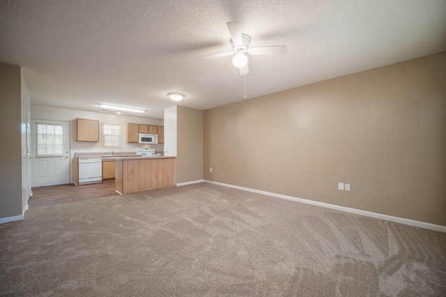 Building Photo - Arrowhead Dr******Senior 55+ Community****** Rent $1024/month