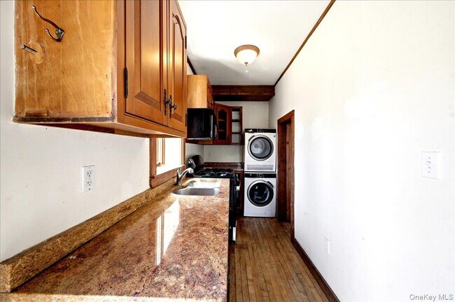 Building Photo - 175 Goldens Bridge Rd