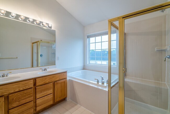 Building Photo - Sun-Filled And Spacious 3 Bedroom 2.5 Bath...