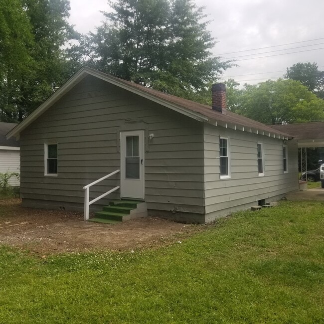Building Photo - 409 E Waddell St