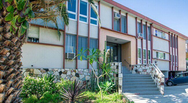 Building Photo - 1211 Detroit N St