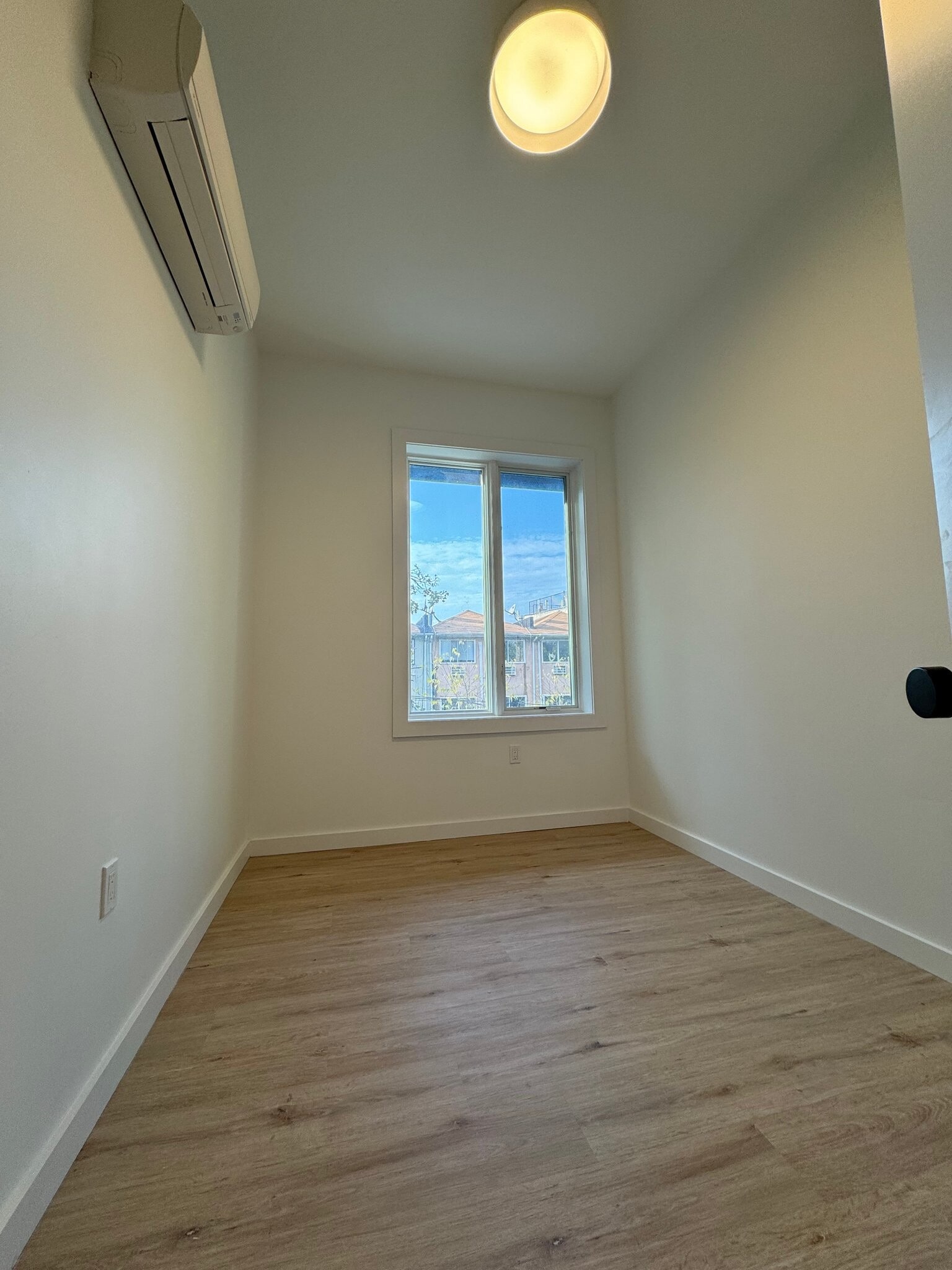 Building Photo - 23 Eldert St