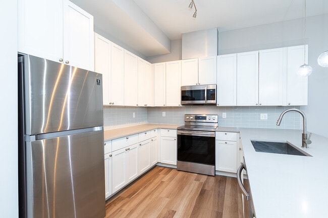 Building Photo - The Dexter