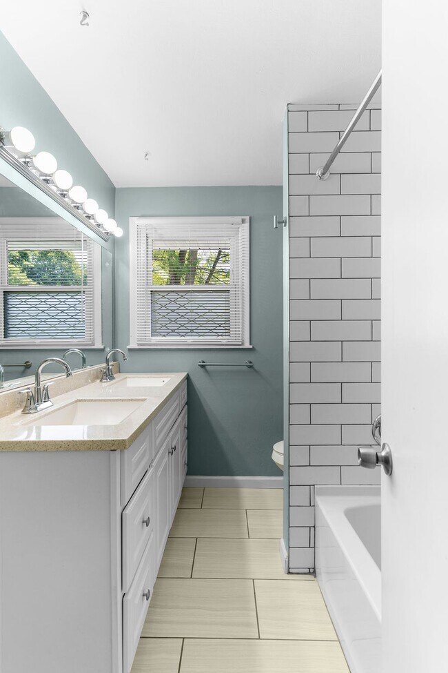 Building Photo - 3961 New Rd