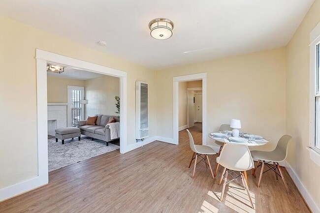 Building Photo - 1321 E 48th St