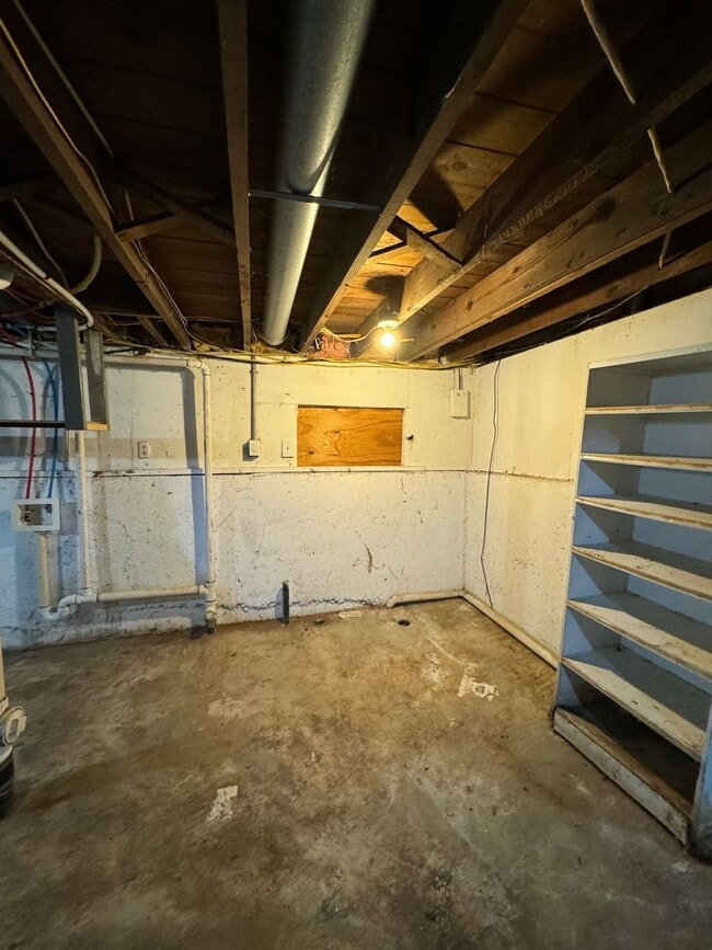 Building Photo - Coming Soon: 3 Bedroom Home Near Zoo & Parks!