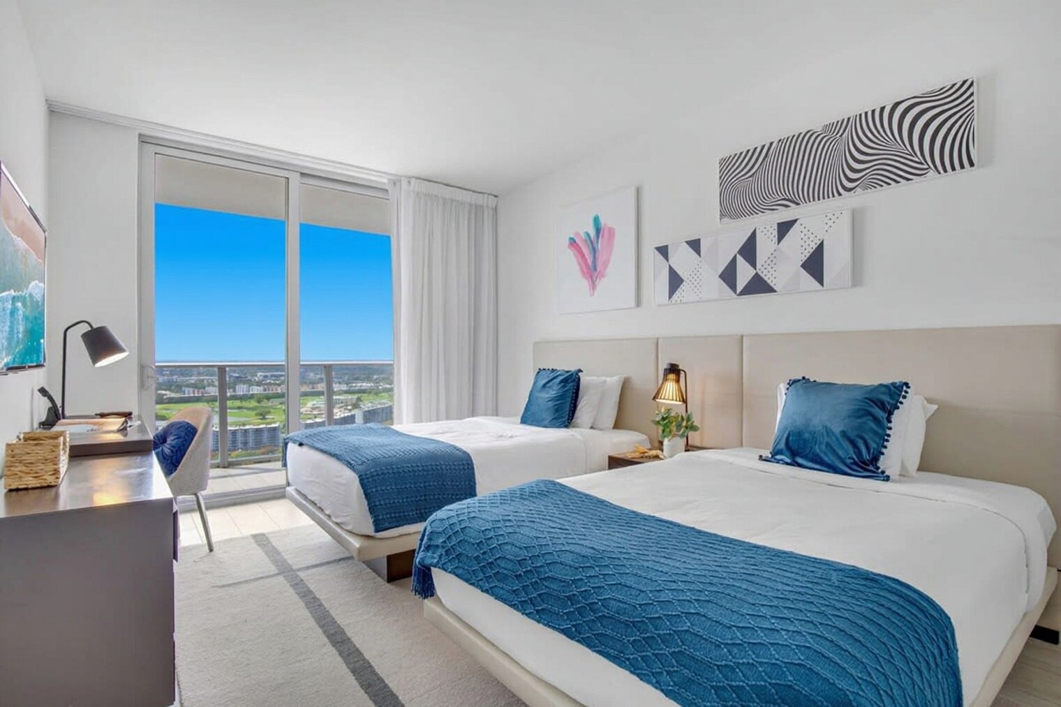 Building Photo - 4010 S Ocean Dr