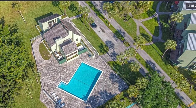 Building Photo - 4109 Bellasol Cir