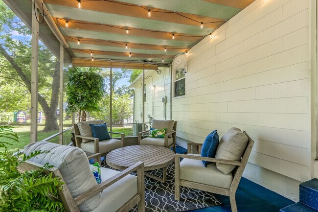 Building Photo - 4945 N Euclid Ave