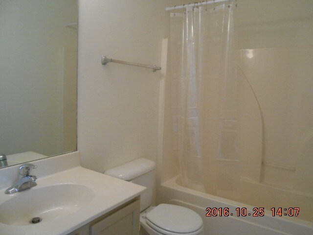 Building Photo - Three bedroom Town House in The Farm at Buckwalter