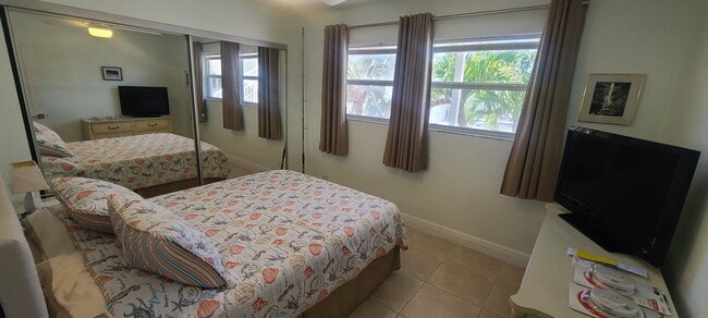 Building Photo - 605 Sombrero Beach Rd