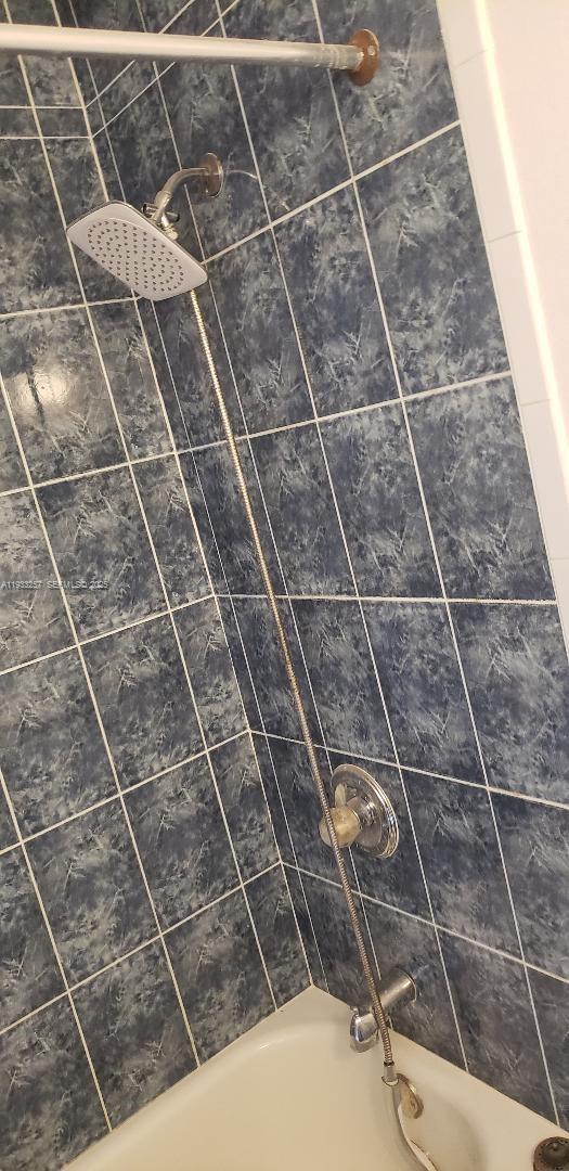 Building Photo - 14840 Naranja Lakes Blvd