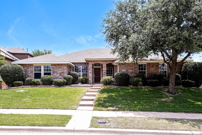 Building Photo - 608 Azalea Dr