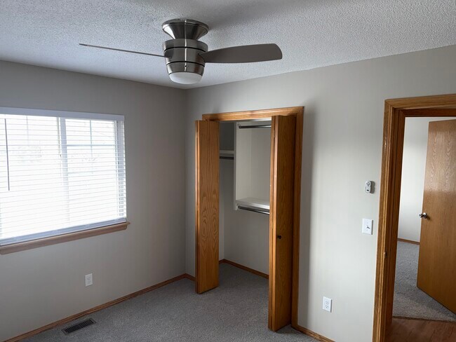 Building Photo - 1817 N Pine Grove St