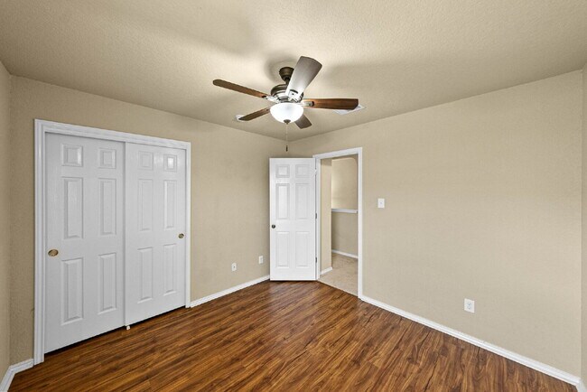 Building Photo - 1 Month Free Rent with an 18 Month Lease!!!