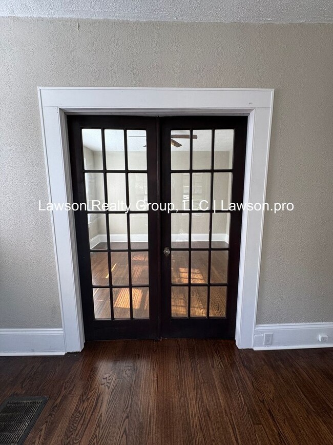 Building Photo - Updated Four Bedroom Home Close to Downtown Roanoke!