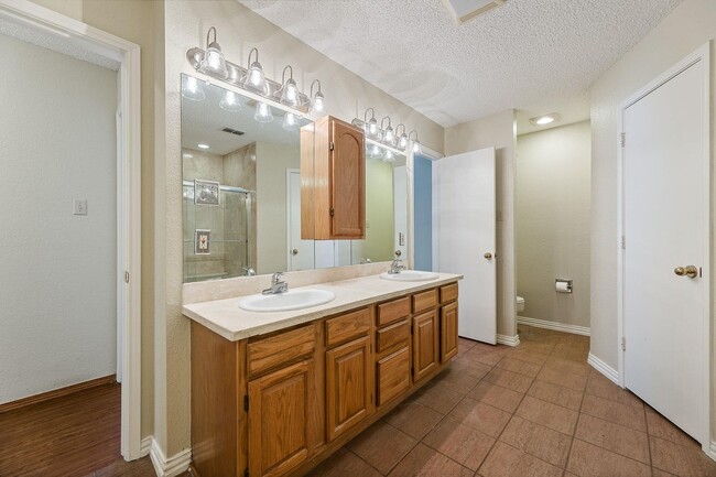 Building Photo - Beautiful  2 story home in Keller with Mas...