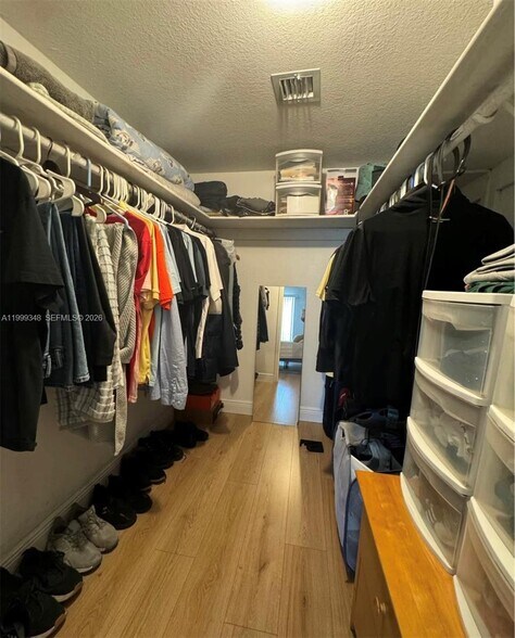 Building Photo - 5201 Geneva Way