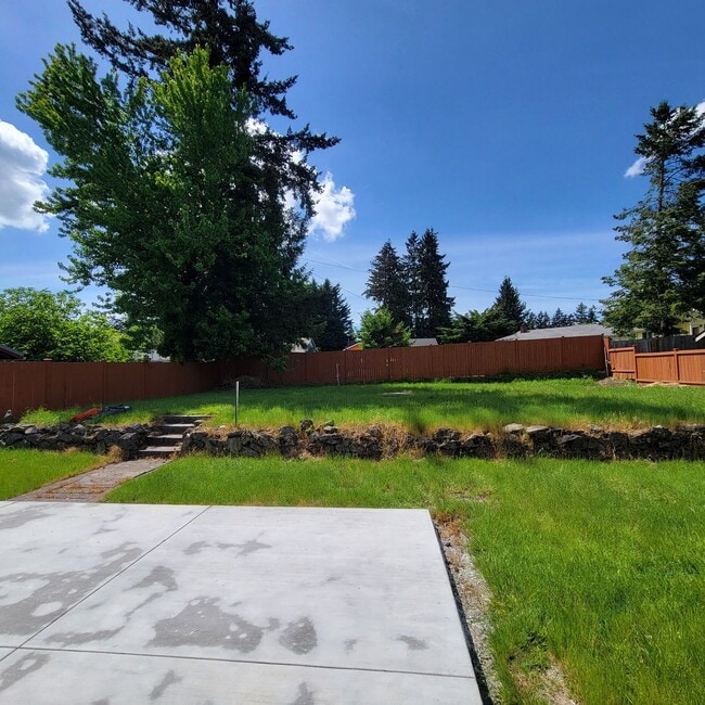 Building Photo - Rambler 3br / 1.5bath in Bow Lake of Seatac