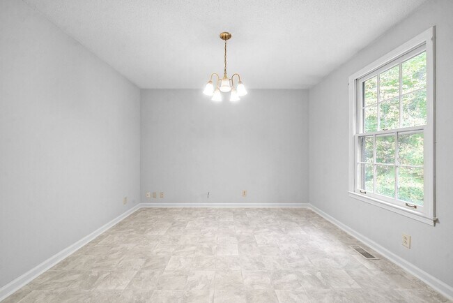 Building Photo - 510 Aspen Dr