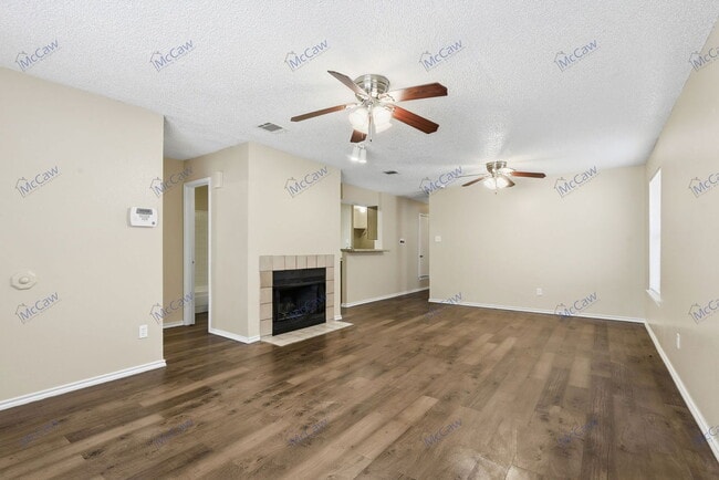 Building Photo - 3416 Colonial Dr