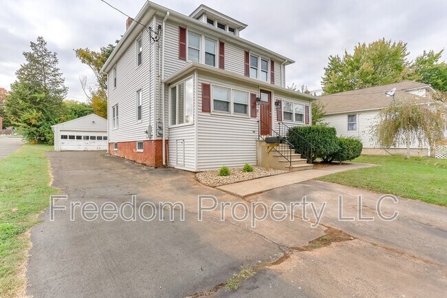 Building Photo - 18 Peck St