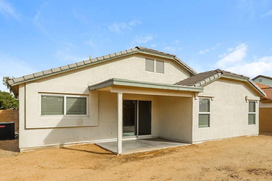 Building Photo - 15189 W Woodlands Ave