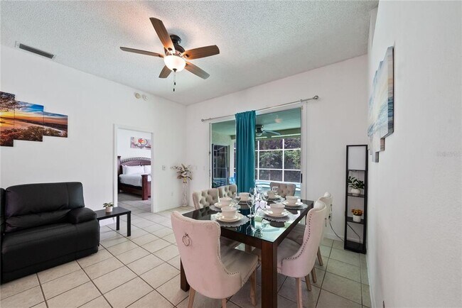 Building Photo - 3016 Bloomsbury Dr