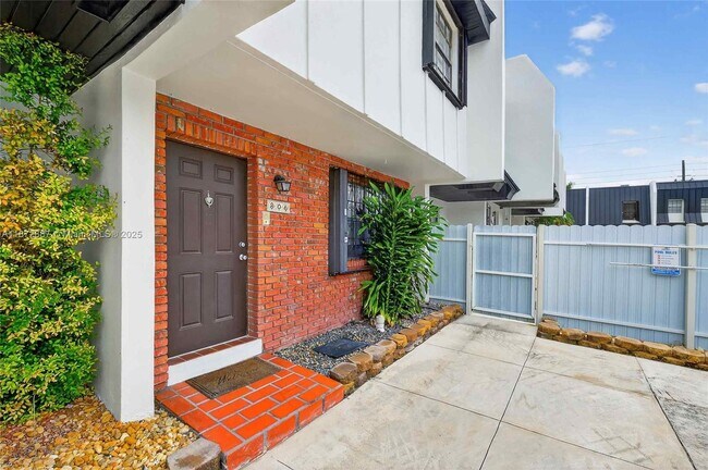 Building Photo - 6667 Miller Dr