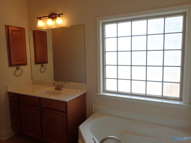 Building Photo - 29635 Laura Ridge Dr NW