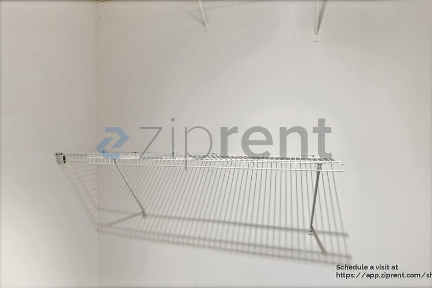 Building Photo - 4711 Avalon Forest Ln