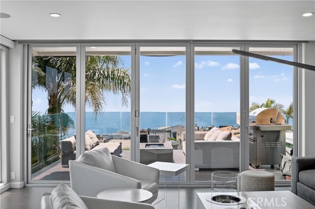 Building Photo - 855 Santa Ana St