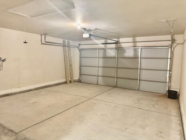 Building Photo - Beautiful 3/2/2 Home with Appliances and Upgrades in Frenship ISD!