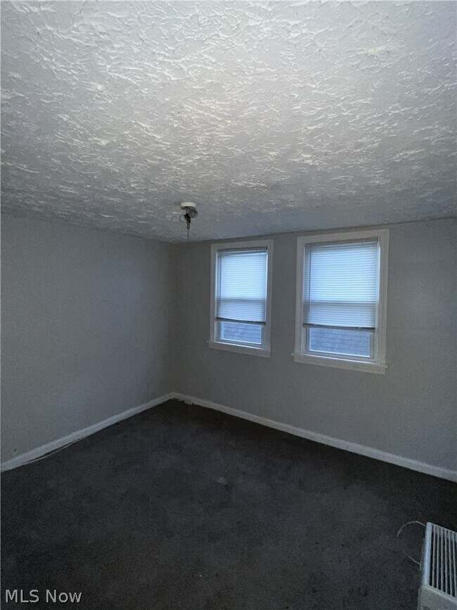 Building Photo - 3658 E 143rd St