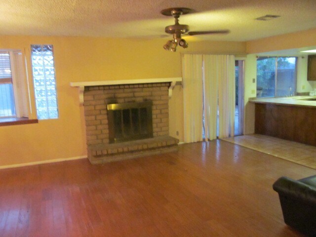 Building Photo - $1995 / 3br - 1600ft2 - OPEN-Saturday 6-14...