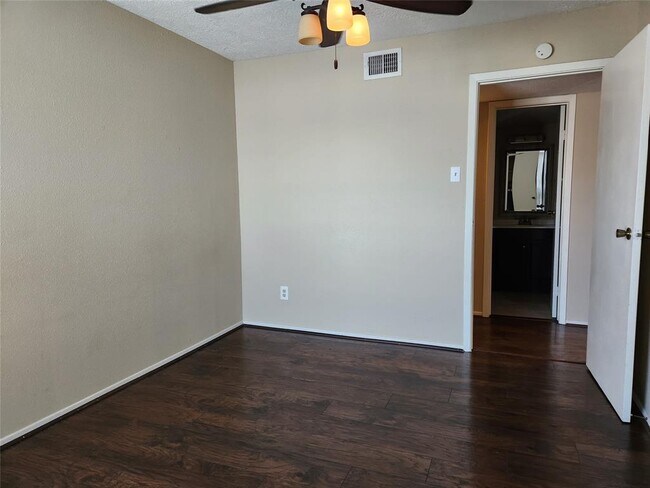 Building Photo - 7600 Emmett F Lowry Expy