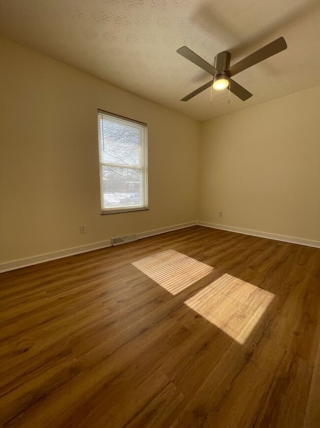 Building Photo - Charming Remodeled 3BR Home with Modern Finishes and Spacious Fenced in Yard