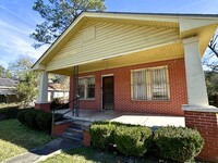 Building Photo - 372 Fredonia St