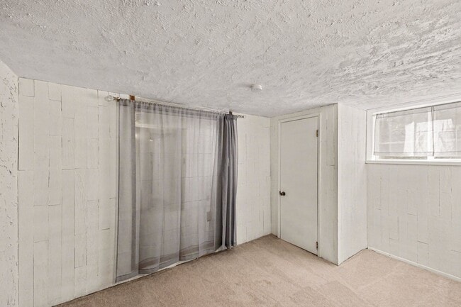 Building Photo - 3bd/1.75ba Seattle Home