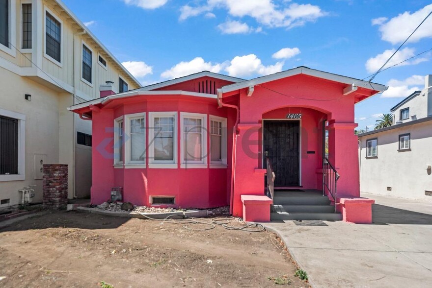 Building Photo - Unit