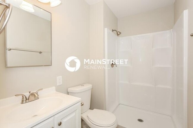 Building Photo - 4 Bedroom Pet-Friendly Home in North Las Vegas, NV with Main Street Renewal