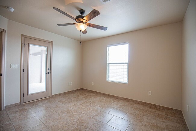 Building Photo - Cozy 3 Bed 2 Bath You've Been Looking For!
