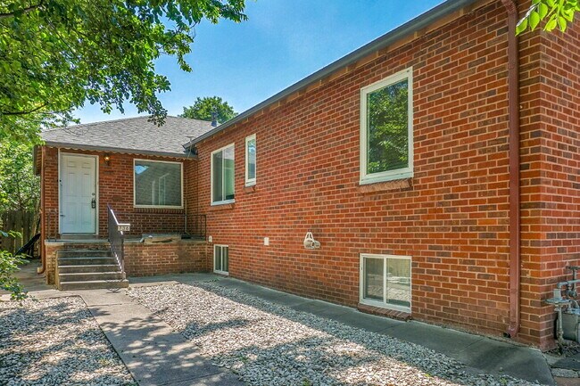 Primary Photo - $2,595.00 - 3 Beds, 2 Bath, Duplex in Denv...