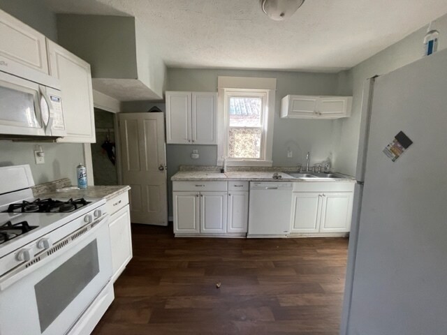 Building Photo - 1353 E Dayton St